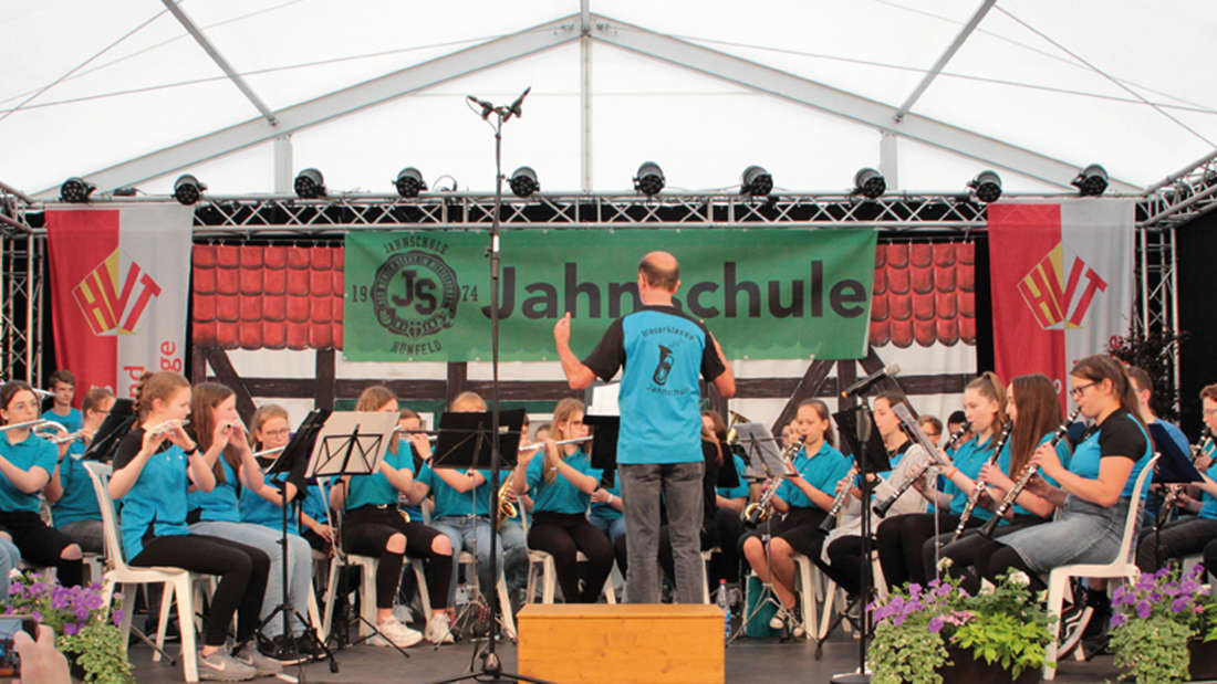50 junge Musiker aus Hünfeld spielten beim Hessentag 2019 in Bad Hersfeld.