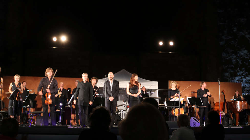 Das Orchester der Bad Hersfelder Festspiele badete nach einem großartigen Konzert im Applaus des Publikums.